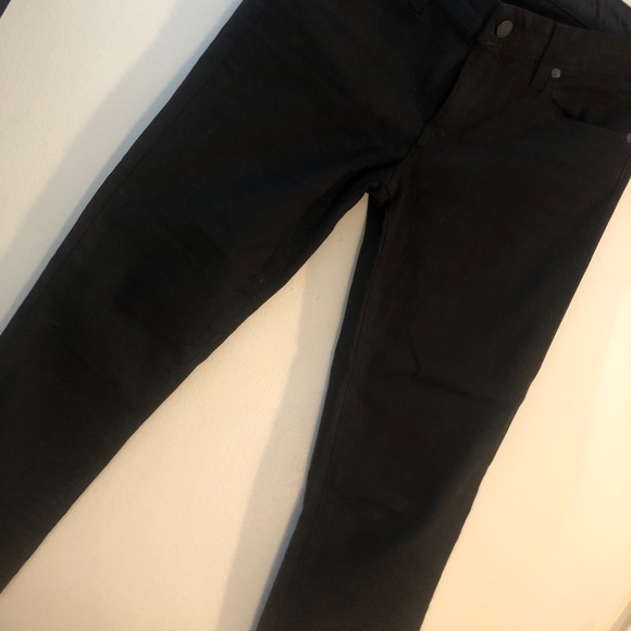 Black skinny jeans with just the right stretch. - Picture 2 of 3